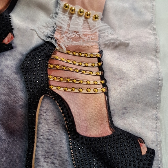 Ruffles & Heels Top Size 3X - Picture 8 of 9